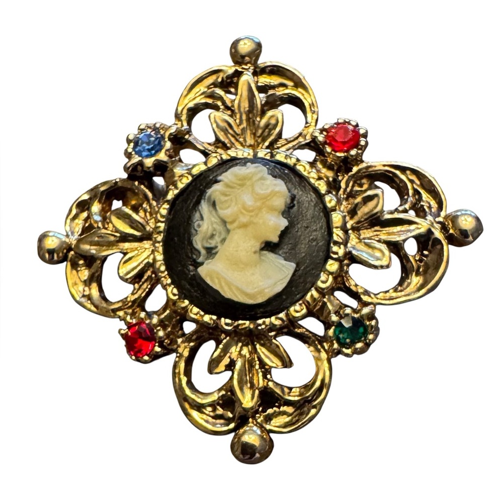 Elegant Vintage Gold Cameo Brooch with Multicolor Gem Accents